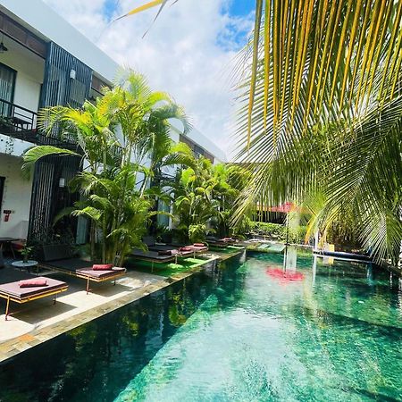 Central Corner Suite Siem Reap Buitenkant foto