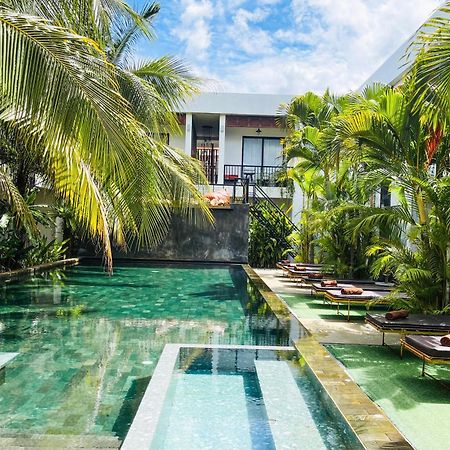 Central Corner Suite Siem Reap Buitenkant foto