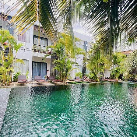 Central Corner Suite Siem Reap Buitenkant foto