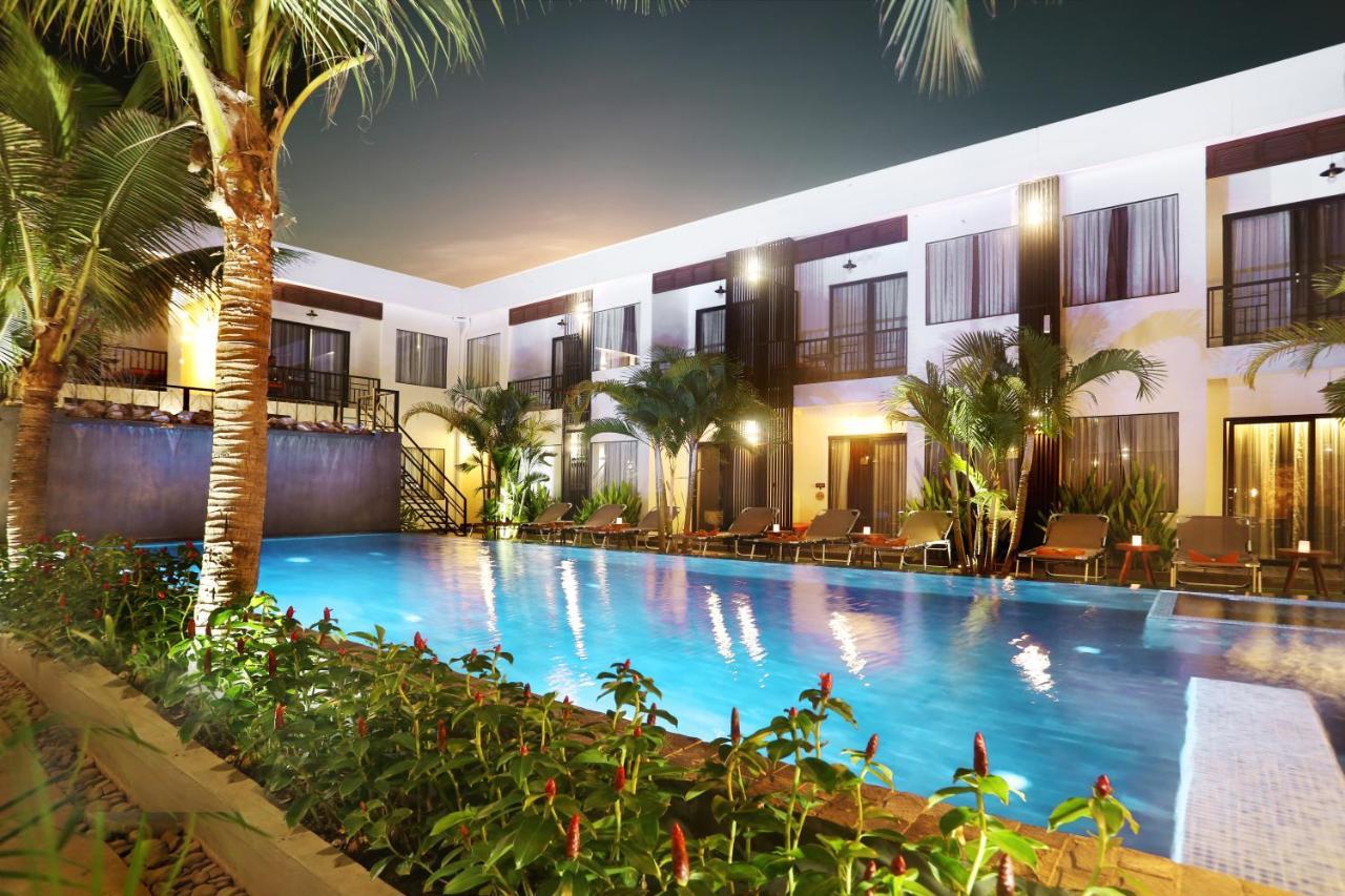 Central Corner Suite Siem Reap Buitenkant foto
