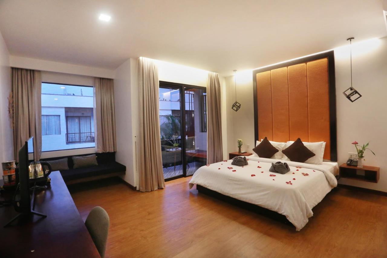 Central Corner Suite Siem Reap Buitenkant foto