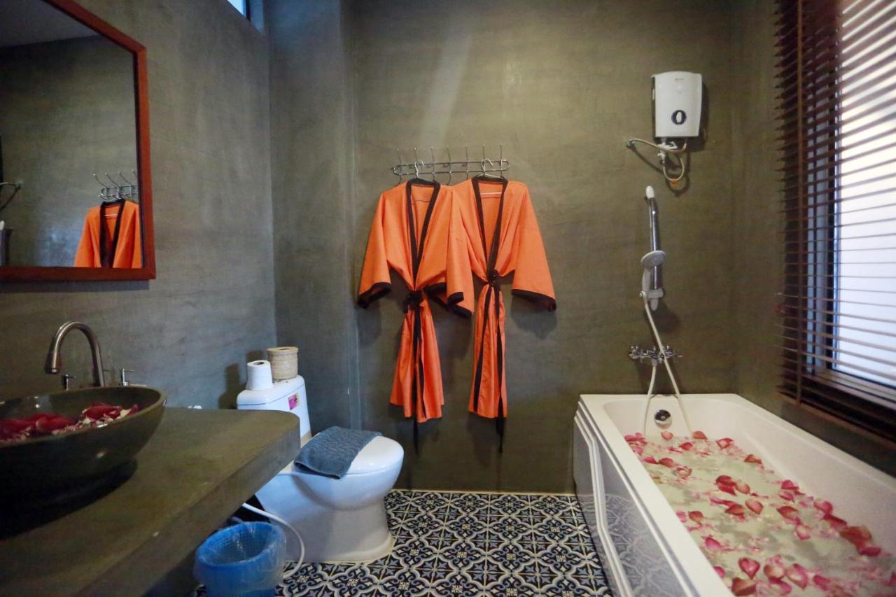 Central Corner Suite Siem Reap Buitenkant foto
