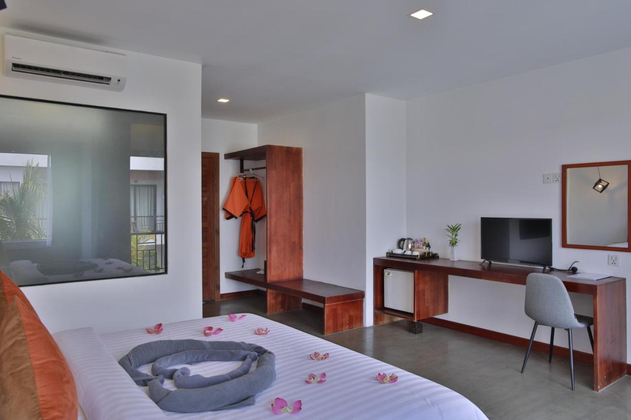 Central Corner Suite Siem Reap Buitenkant foto