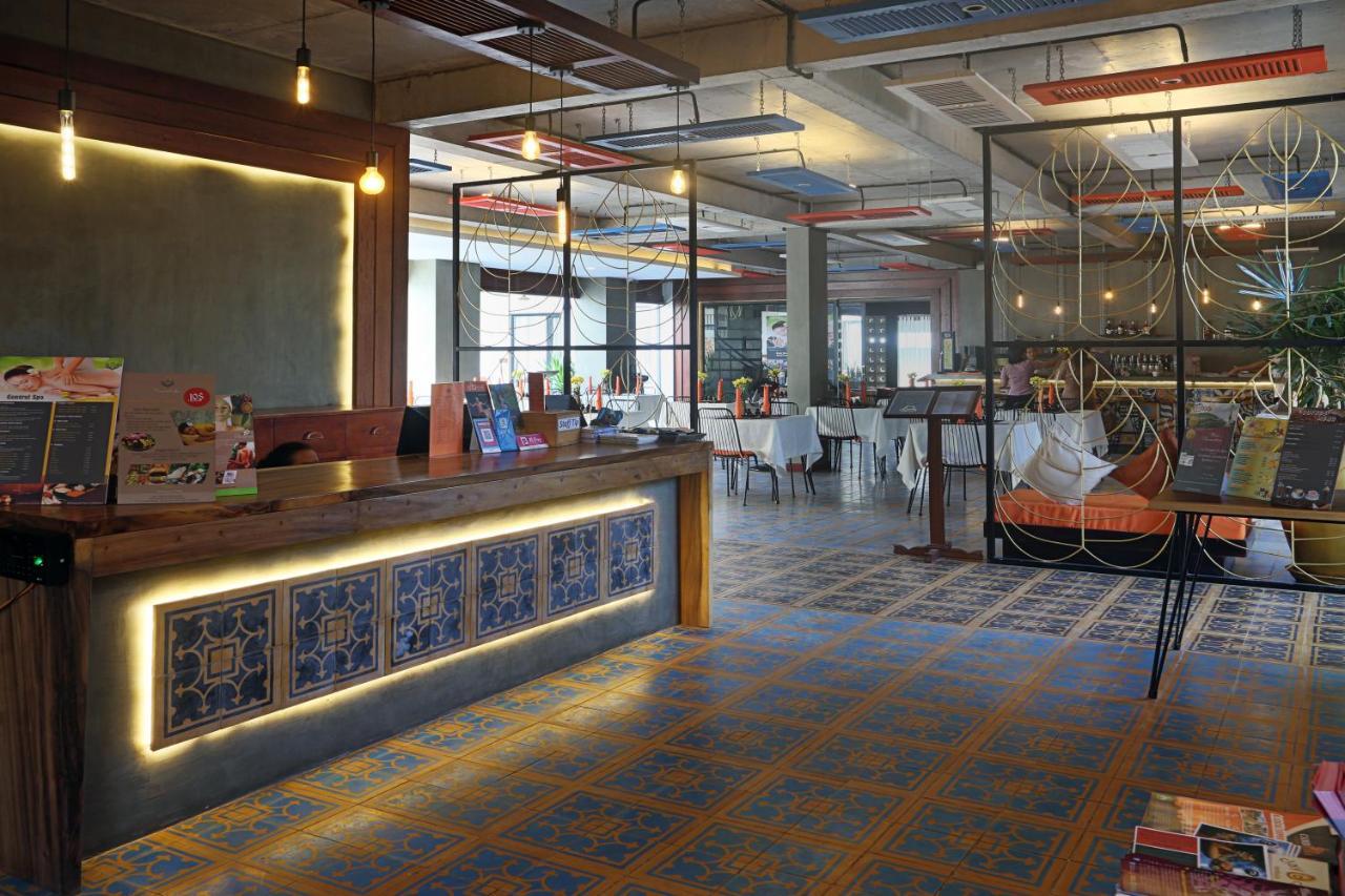 Central Corner Suite Siem Reap Buitenkant foto