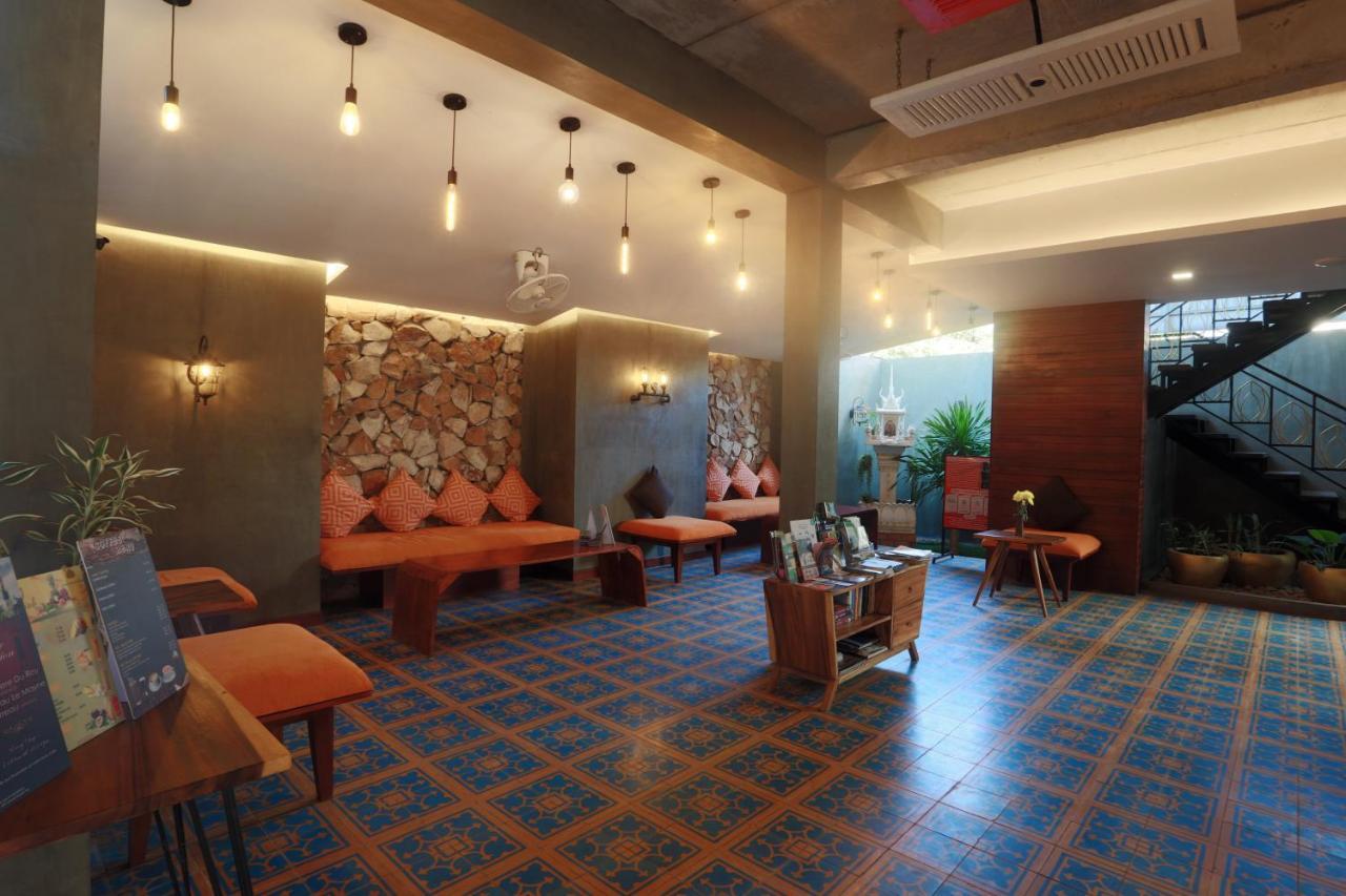 Central Corner Suite Siem Reap Buitenkant foto