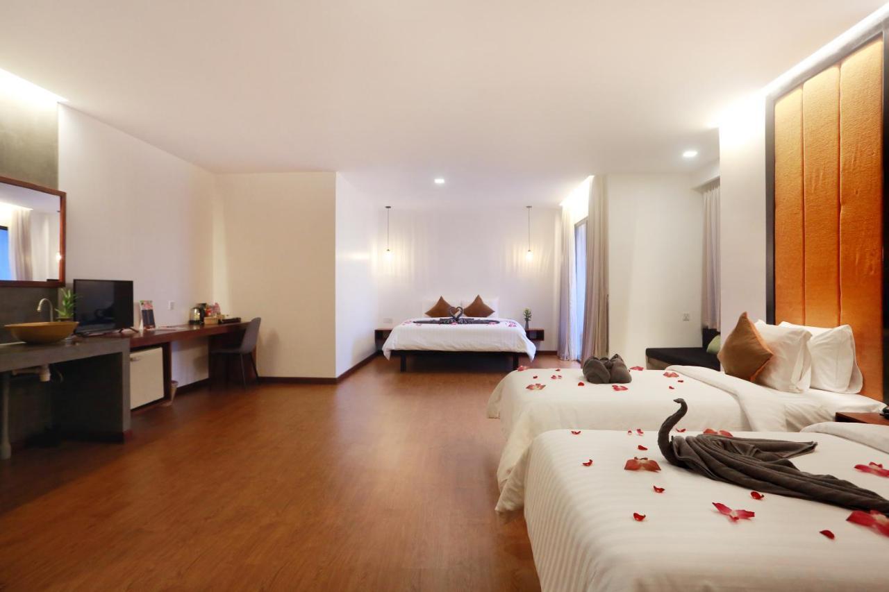 Central Corner Suite Siem Reap Buitenkant foto