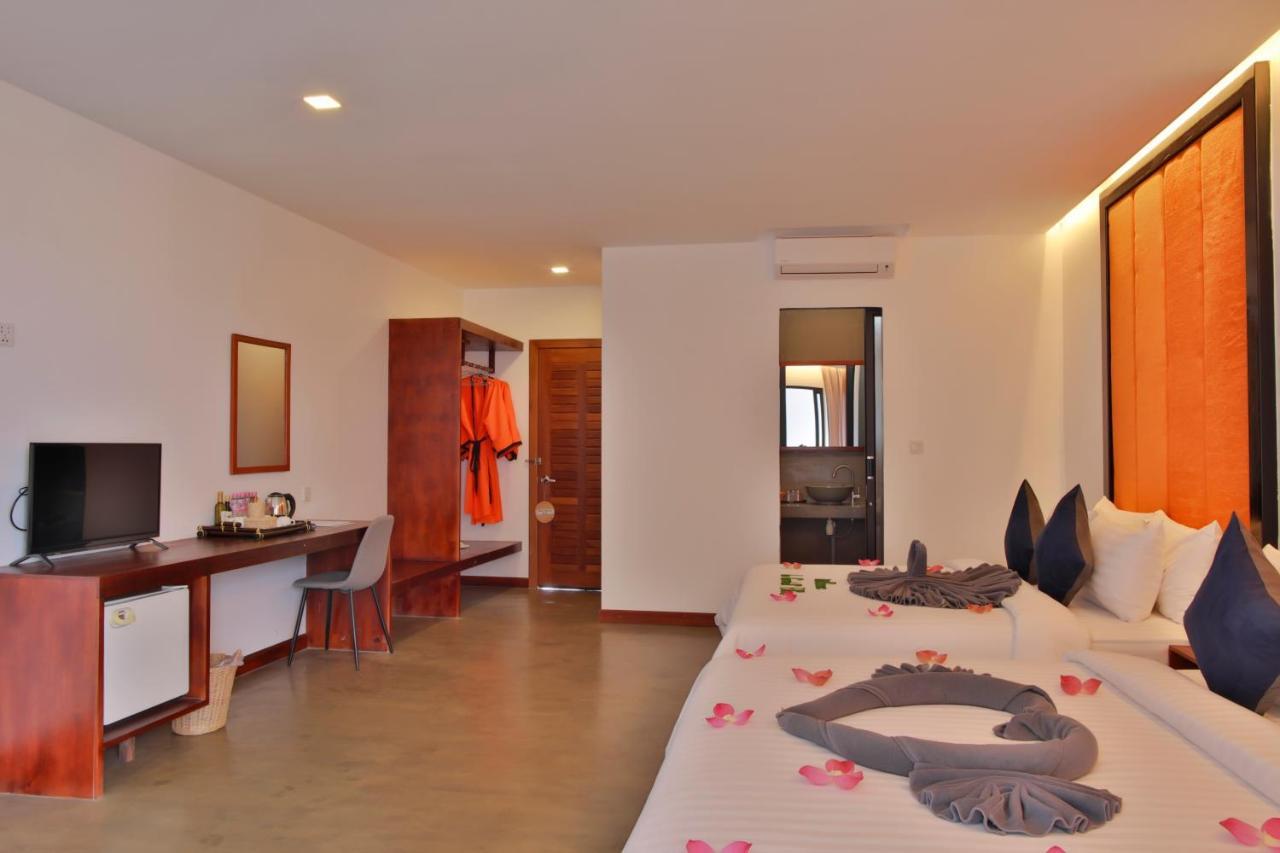 Central Corner Suite Siem Reap Buitenkant foto