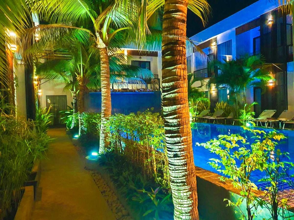Central Corner Suite Siem Reap Buitenkant foto