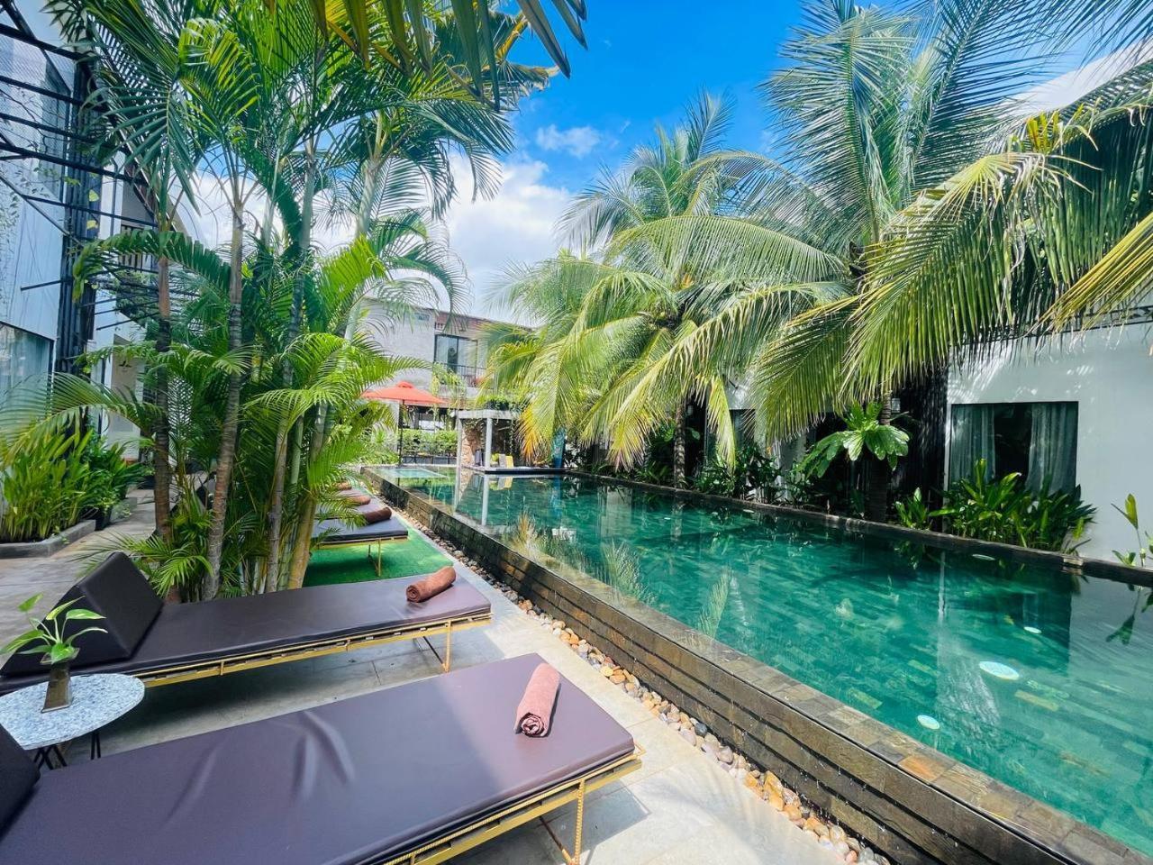 Central Corner Suite Siem Reap Buitenkant foto