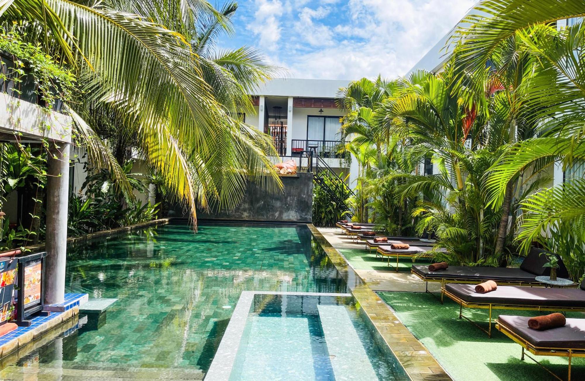 Central Corner Suite Siem Reap Buitenkant foto
