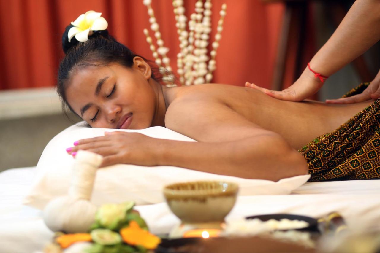 Central Corner Suite Siem Reap Buitenkant foto
